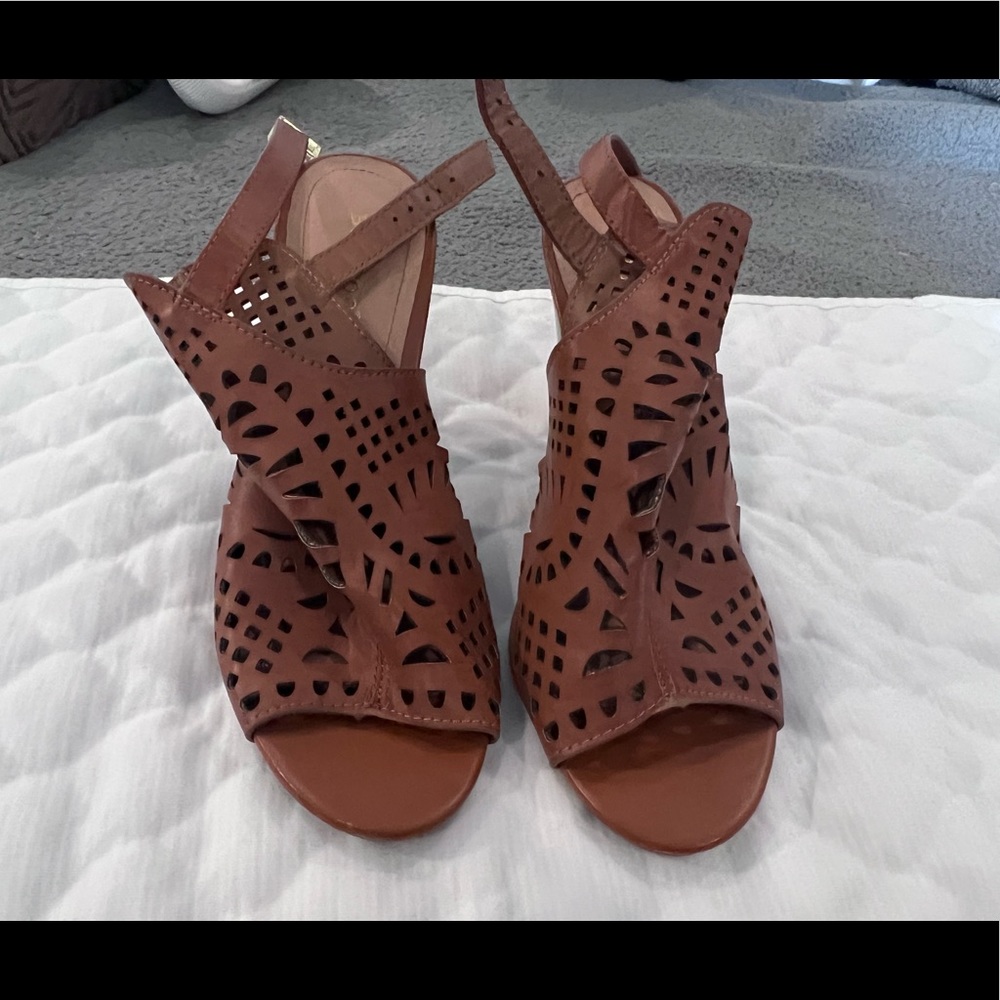 Sandal heels